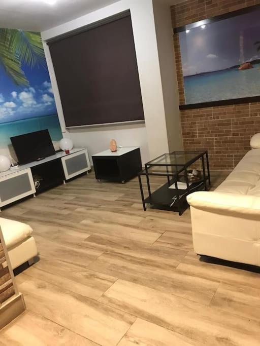 Precioso Apartamento 3 Habitaciones. Con Patio. Камас Екстер'єр фото