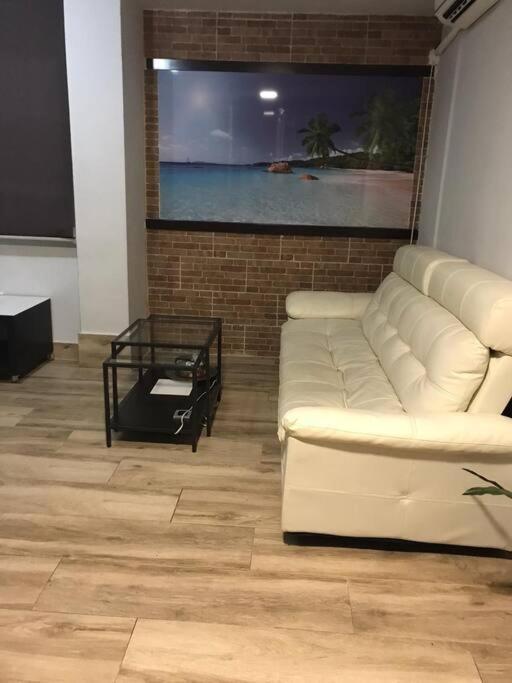 Precioso Apartamento 3 Habitaciones. Con Patio. Камас Екстер'єр фото